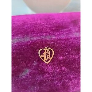 14K Gold Cut Out #1 Mom Heart Pendant/ Signed MBR